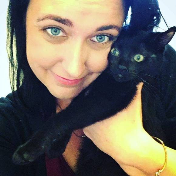 Meet your Posher, Kristin - Picture 2 of 2